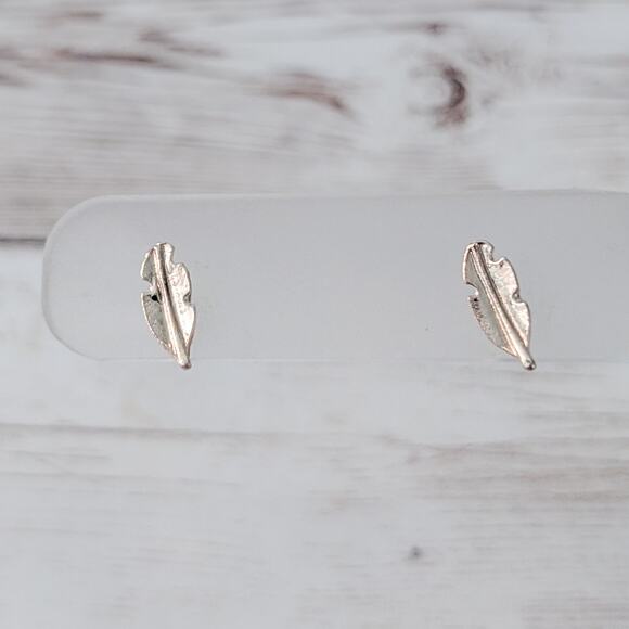 Stud Earrings - Gold Tone Feather - Dainty - Picture 1 of 6